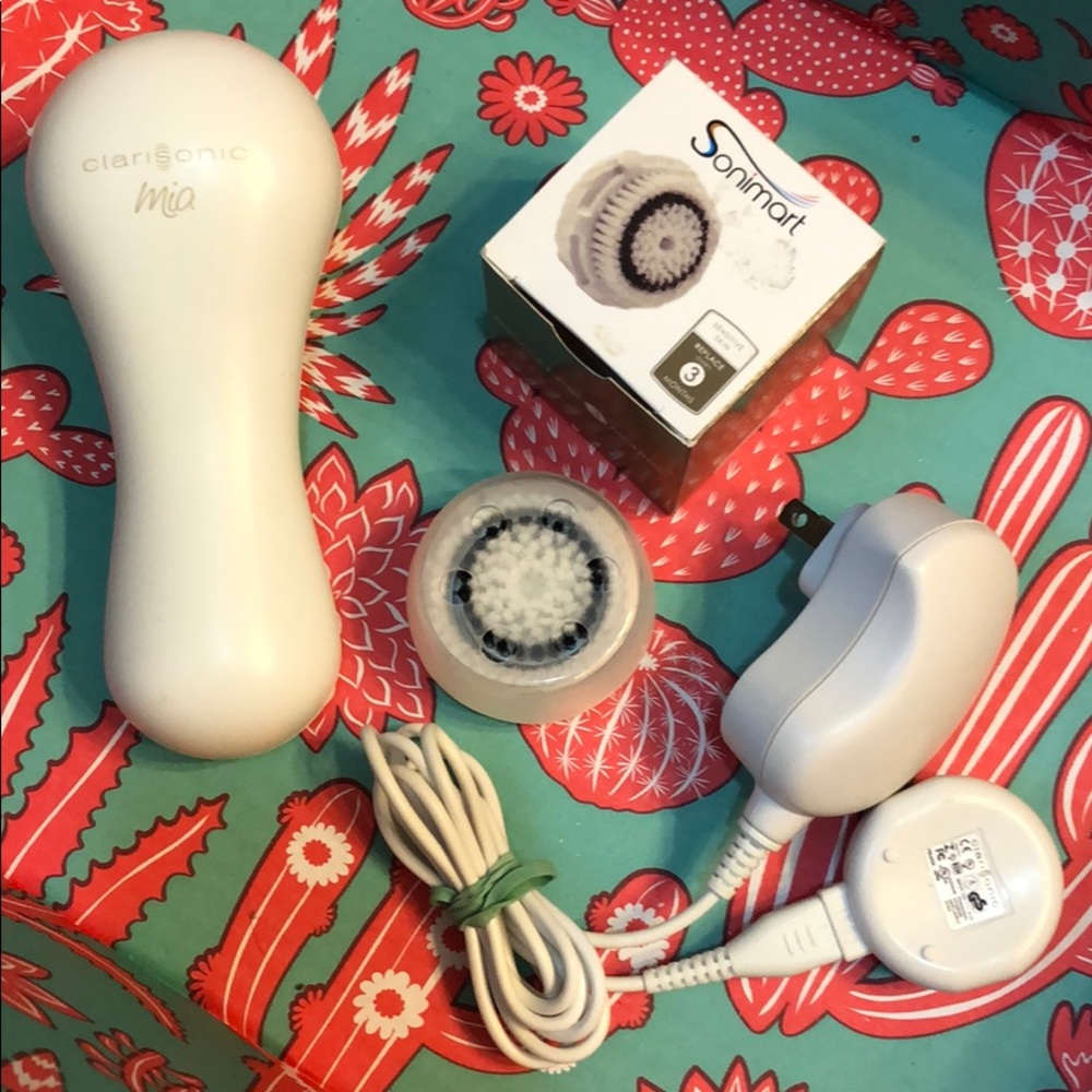 Clarisonic Mia with replacement head